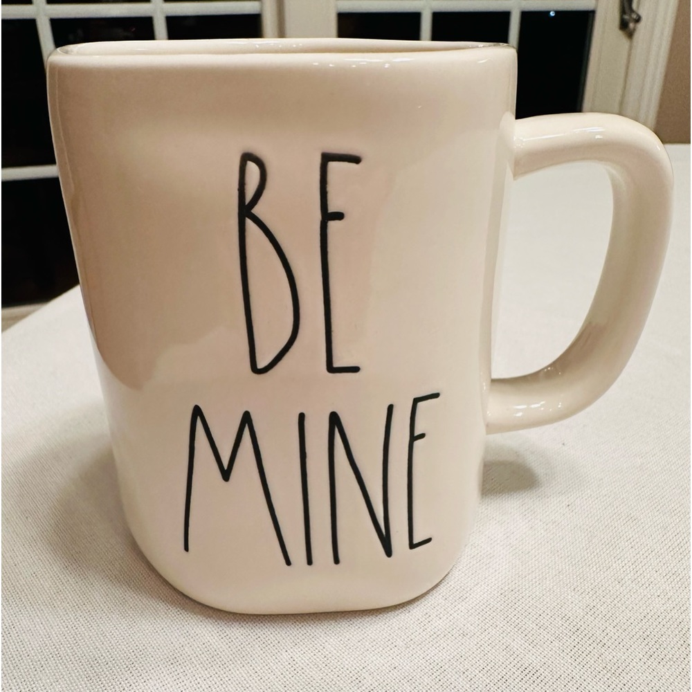 RAE DUNN โBE MINEโ COFFEE MUG GREAT CONDITION #209 COLLECTIBLE KITCHEN WARE - Picture 1 of 4